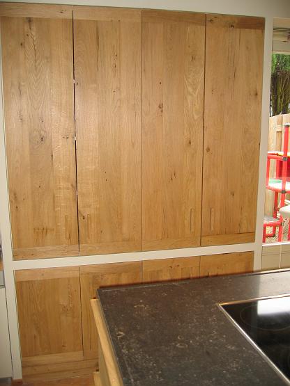 boekenkast in oude eik